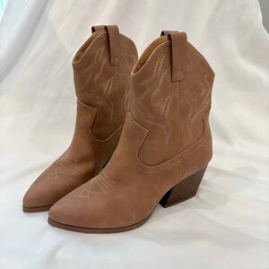 Women's Tan Western-Style Heeled Ankle Boots